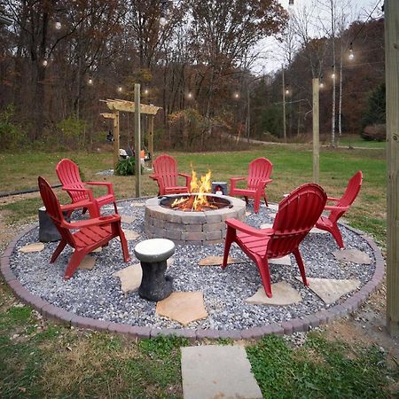 Entertainment Galore! Luxurious Property, Spectacular & Peaceful Setting, Great Location, Close To Major Attractions!! Pigeon Forge Exterior foto