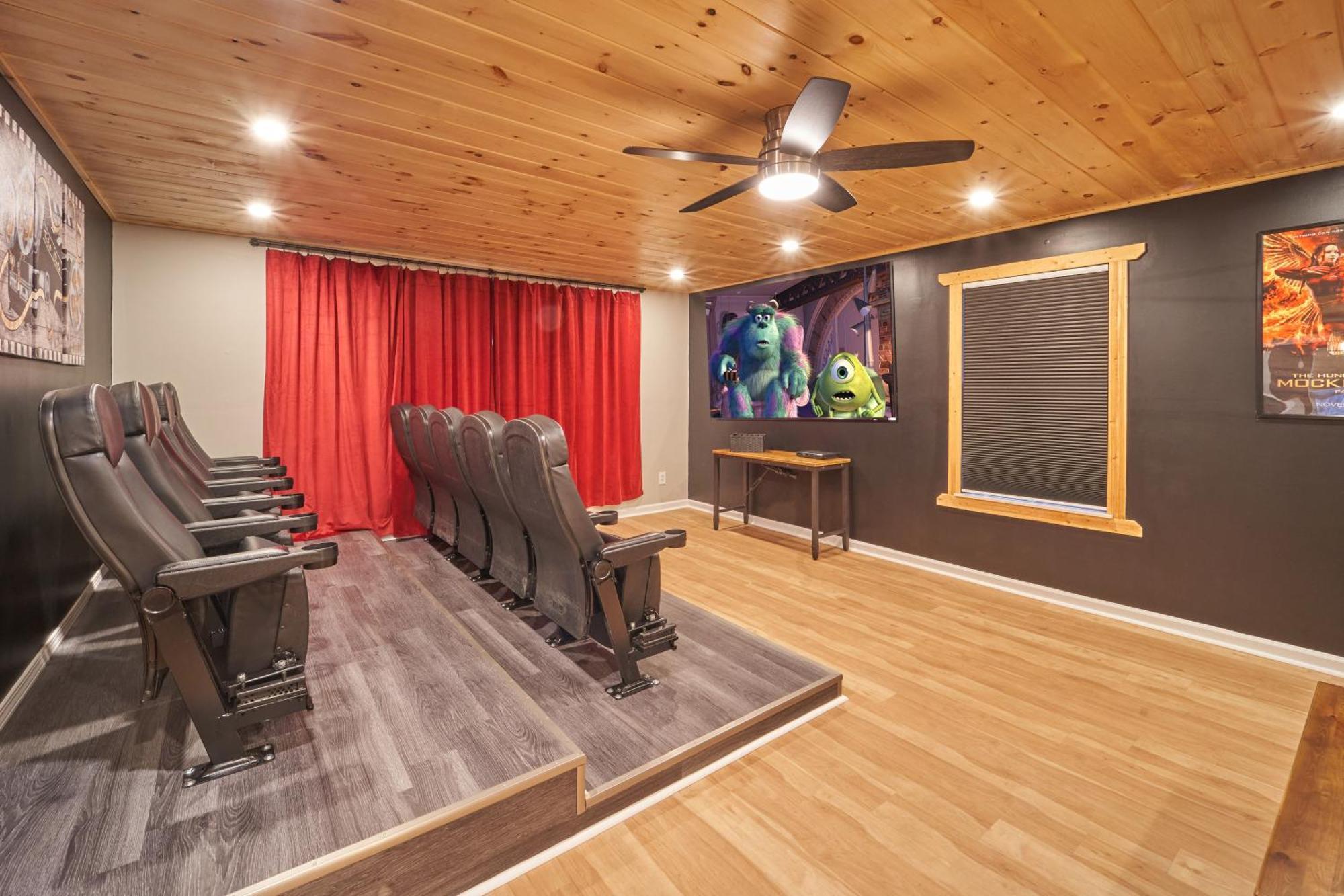 Entertainment Galore! Luxurious Property, Spectacular & Peaceful Setting, Great Location, Close To Major Attractions!! Pigeon Forge Exterior foto